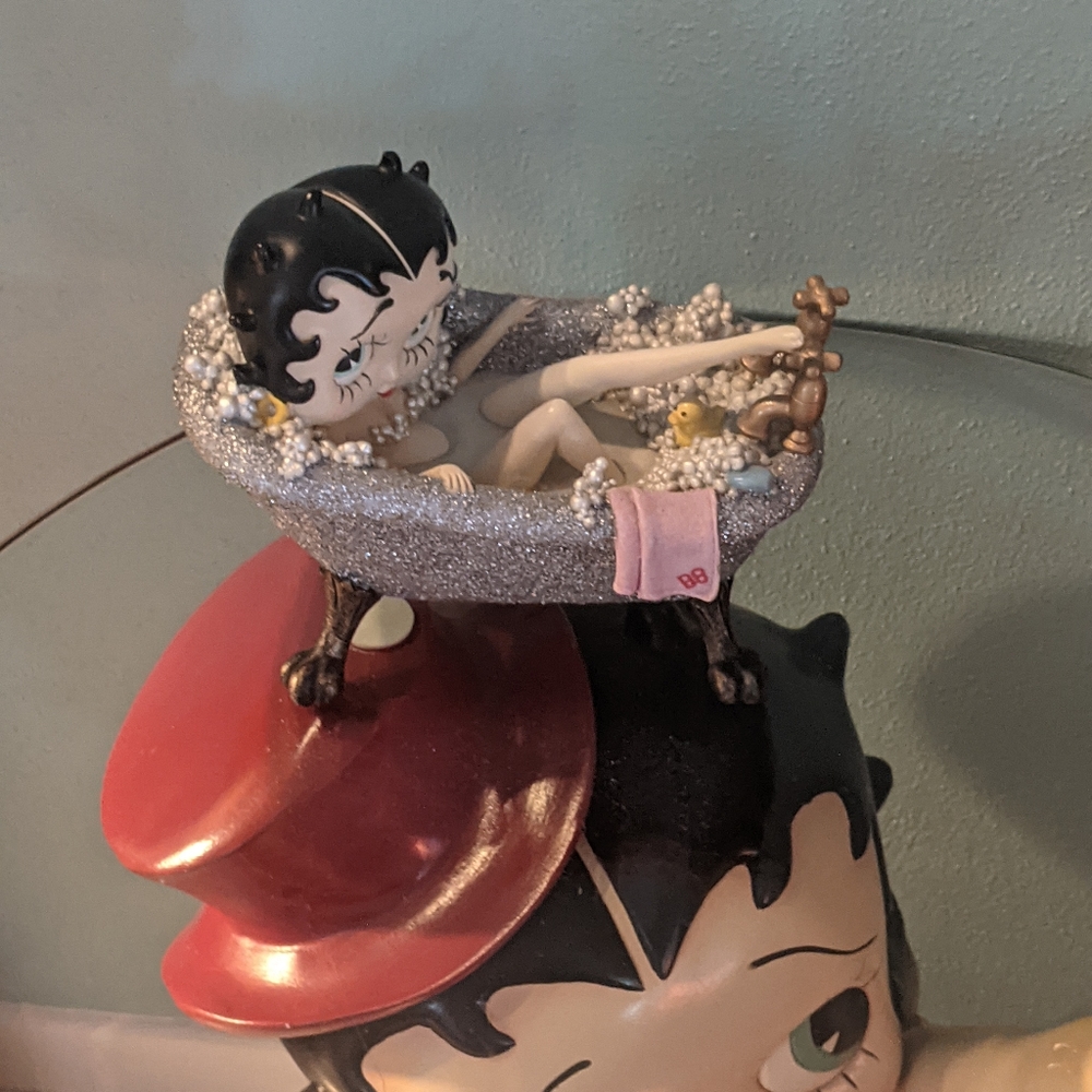 Betty boop figurine